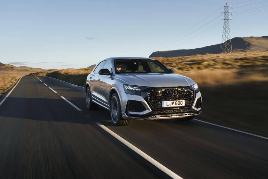  Audi RS Q8 2020 года  (UK) (фото 3 из 40)